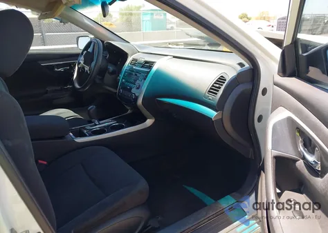 2014 Nissan Altima 2.5/2.5 S/2.5 Sl/2.5 Sv z USA, uszkodzony, nr VIN 1N4AL3AP6EC415750